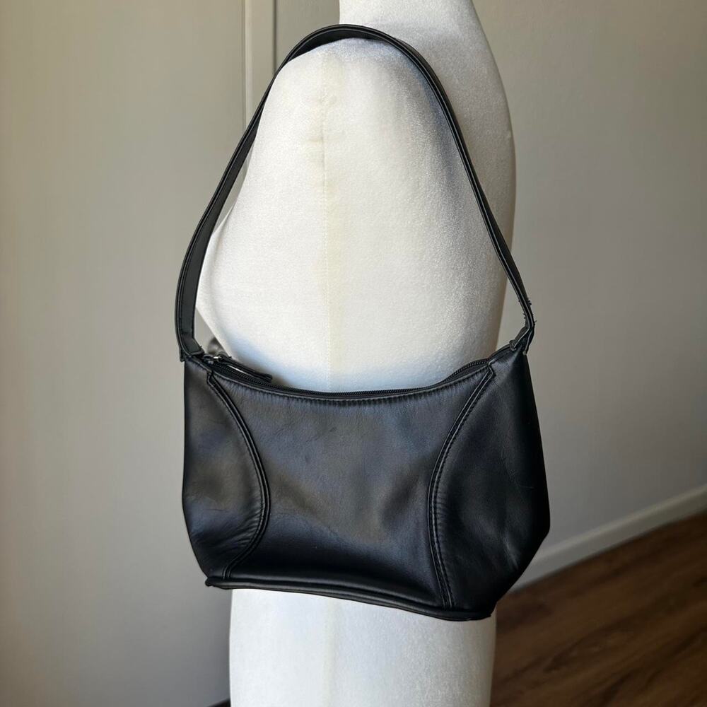 Cherokee y2k black leather